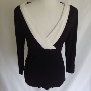 H & M Black and White 3/4 Sleeve V Neck Top